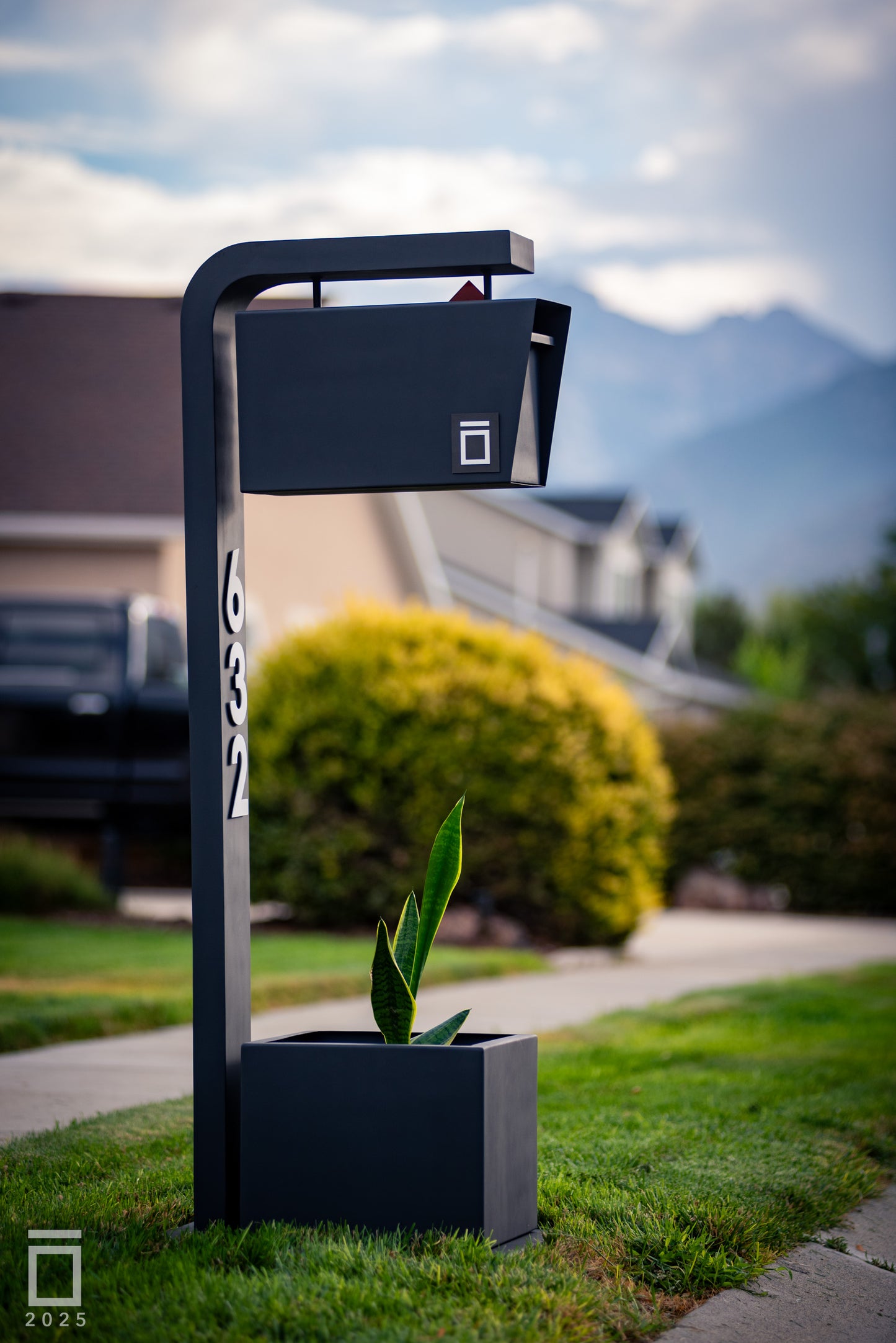 Mailbox - sleek and modern design, optional planter.