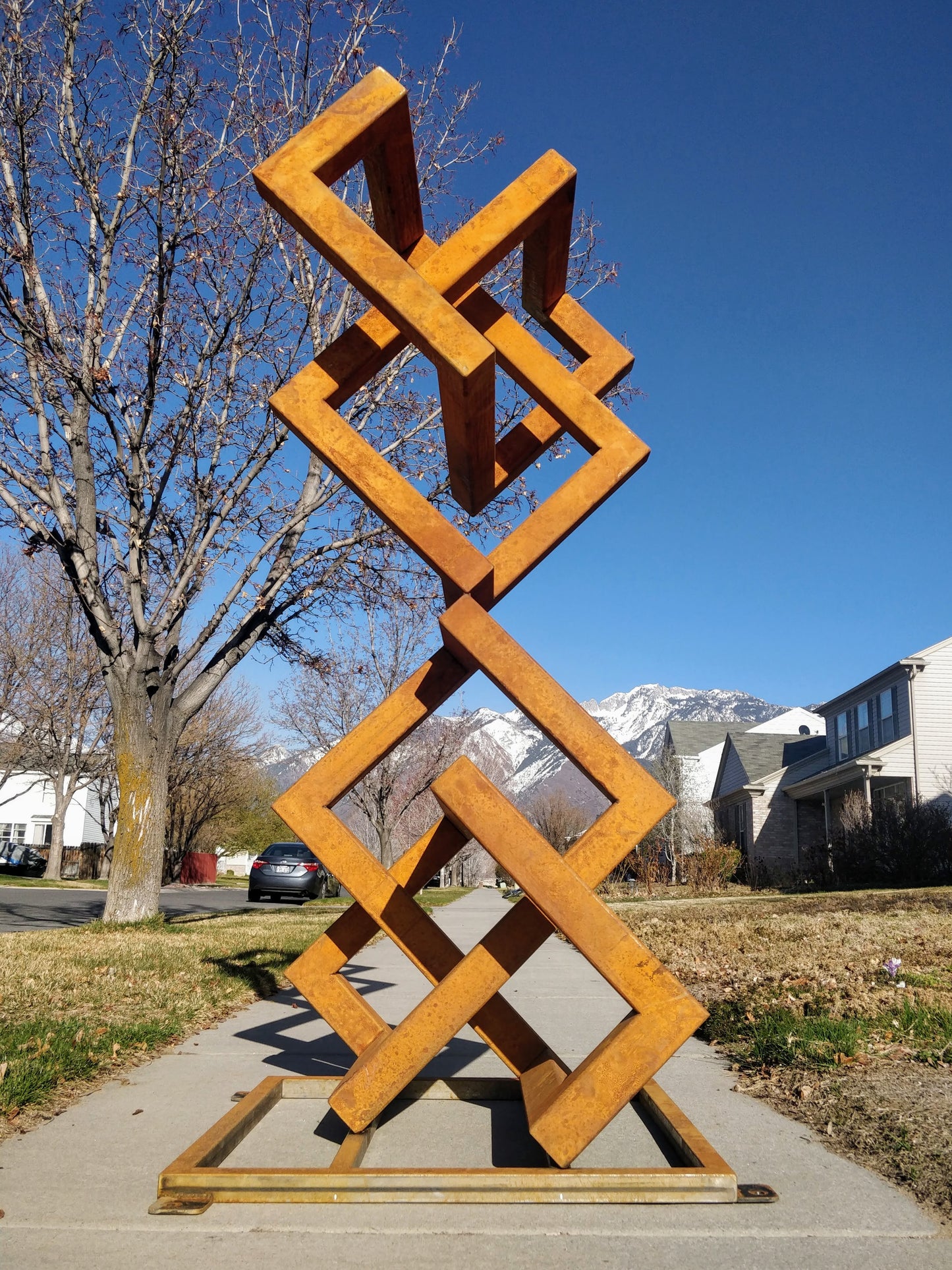 Stacked Trefoil - Geometric metal sculpture