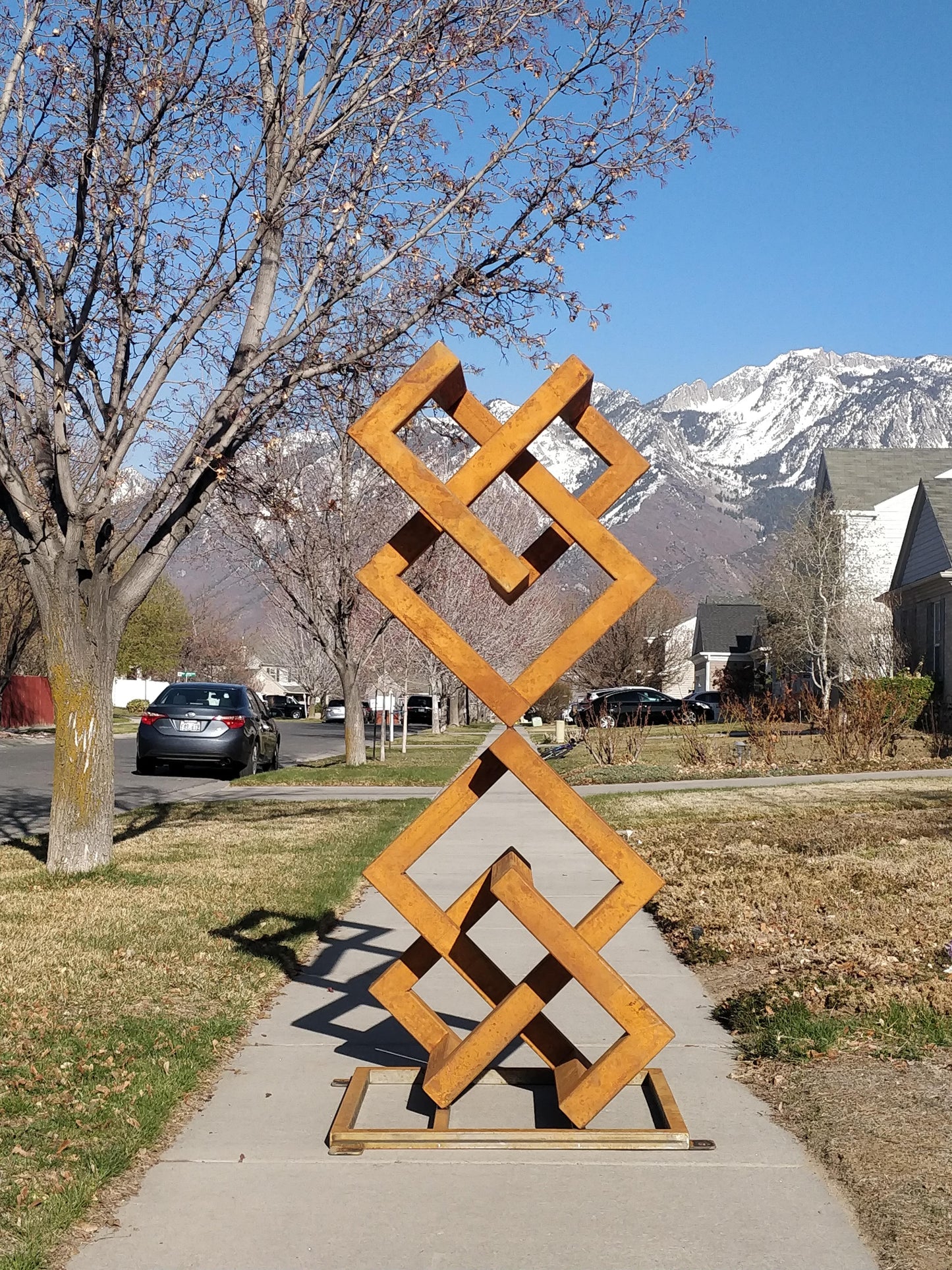 Stacked Trefoil - Geometric metal sculpture