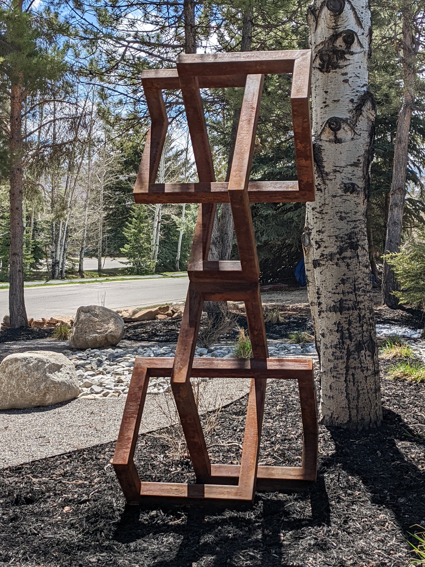 Stacked Trefoil - Geometric metal sculpture