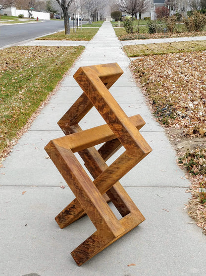 Trefoil - Geometric metal sculpture